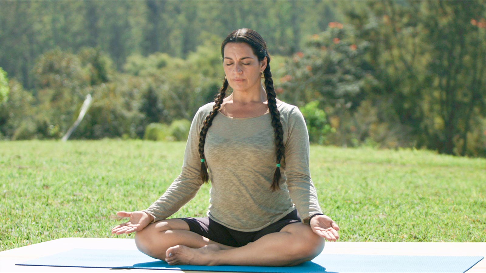 posições de yoga - padmasana