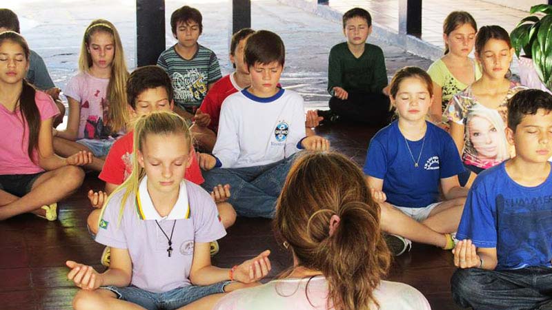 benefícios do mindfulness em escolas
